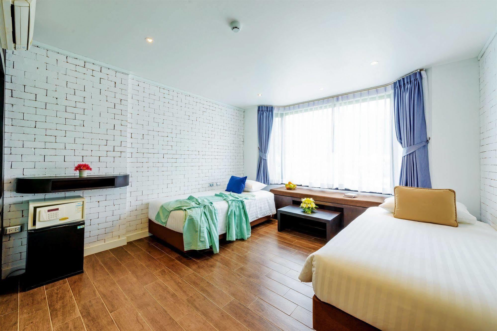 Raha Grand Hotel Patong Eksteriør bilde